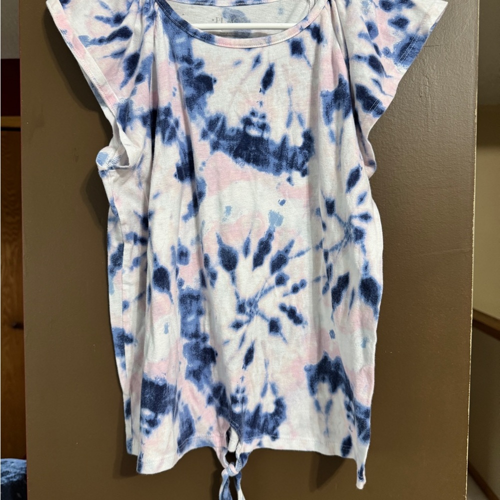Like new children’s Place Tie-Dye Shirt in Blue pink and White
